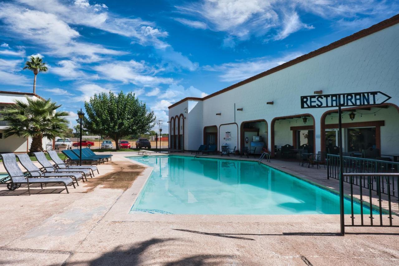 Hotel Hacienda Nuevo Casas Grandes Exterior photo